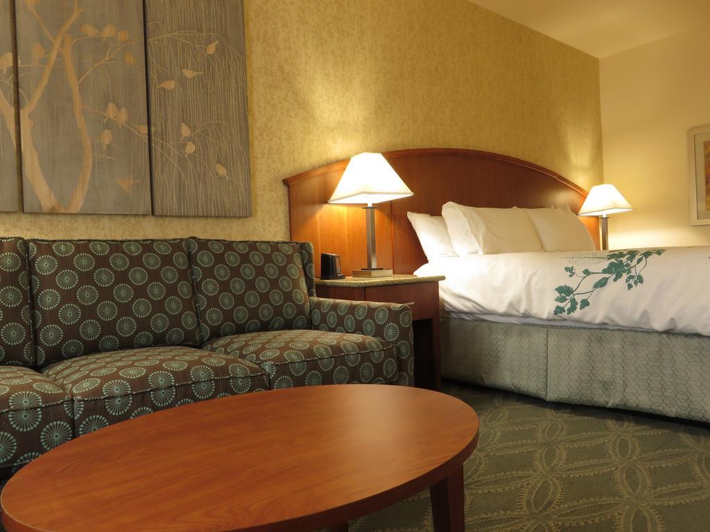 Hotel Wingate By Wyndham Elkins Habitación foto